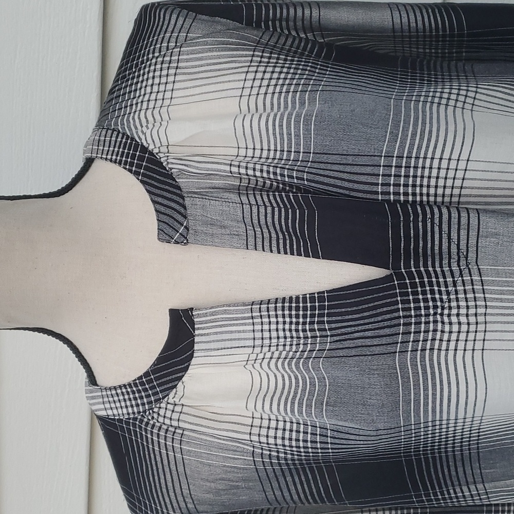 Loft Plaid Pattern Lightweight V-Neck Longsleeve … - image 2